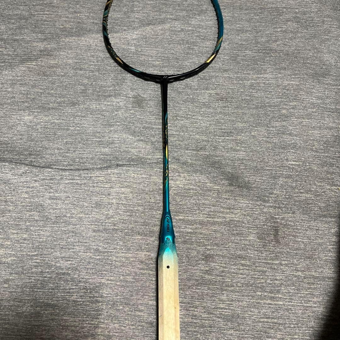 アストロクロス88SPRO 4UG5バドミントンラケット